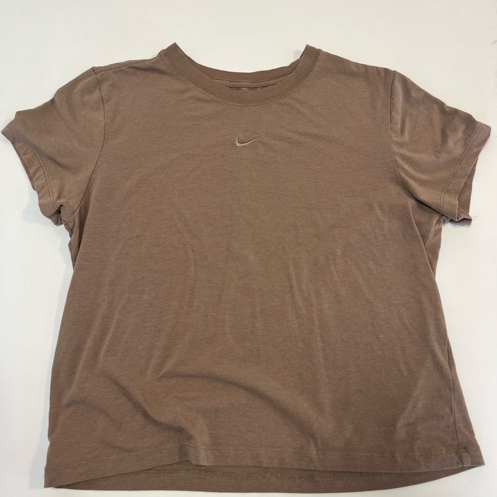 Nike Women’s Taupe Crewneck Short Sleeve Tee